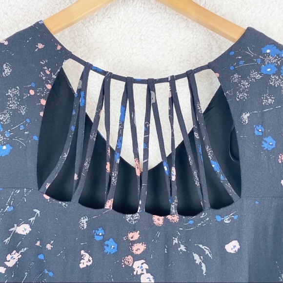 GF Collection Cage Back Black Floral Shift Dress - Picture 3 of 7